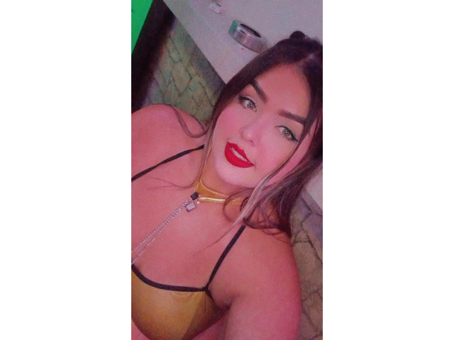 UNA NINFOMANA EN LA CAMA