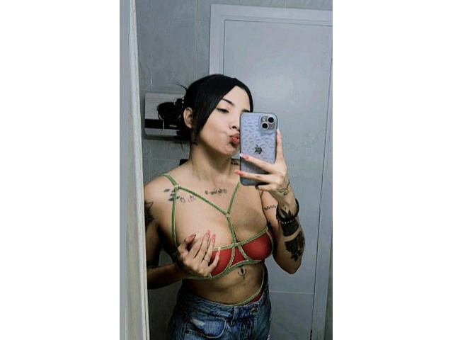 MI CAMA MOJADITA TE ESPERA