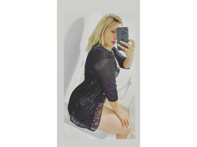RUBIA ARDIENTE, CUERPO DE INFARTO,