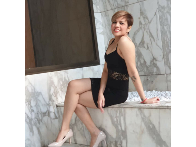 M* maya mujer elegante y divertida