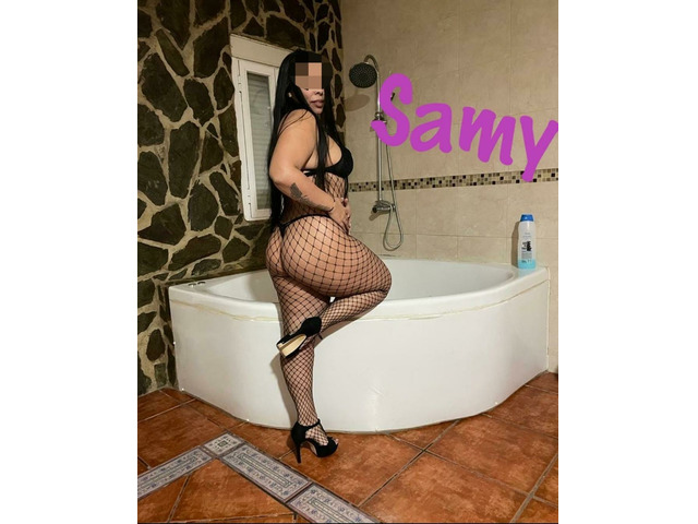 HERMOSA LATINA FIESTERA