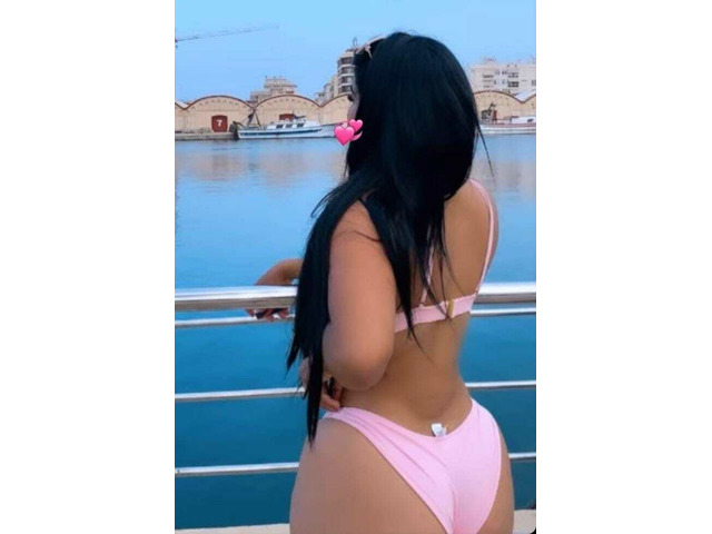SOFIA LATINA CON UN CUERPO DIVINO
