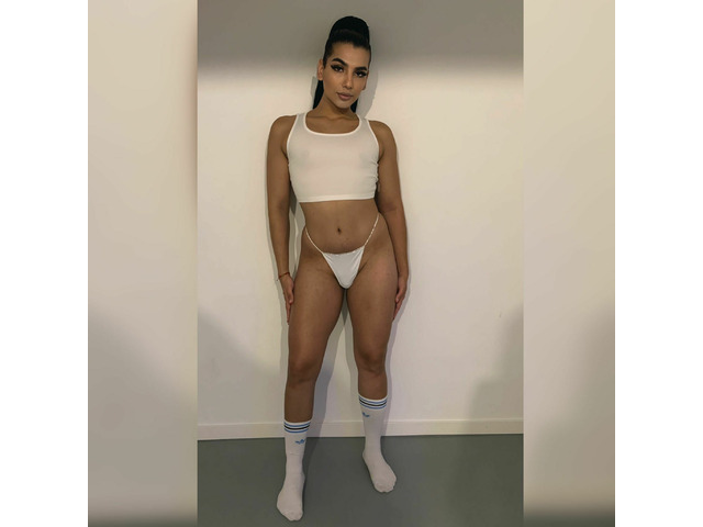 LECHERA CON UN DELICIOSO CULO .