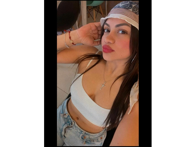 ESBELTA  HERMOSA Y FIESTERA. . . SALIDA