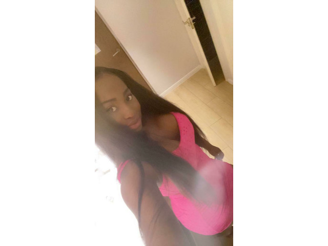 JOVENCITA MULATA QUIERE POLLA