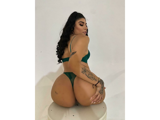 COMPLETA, CARIÑOSA Y MUY ATENTA