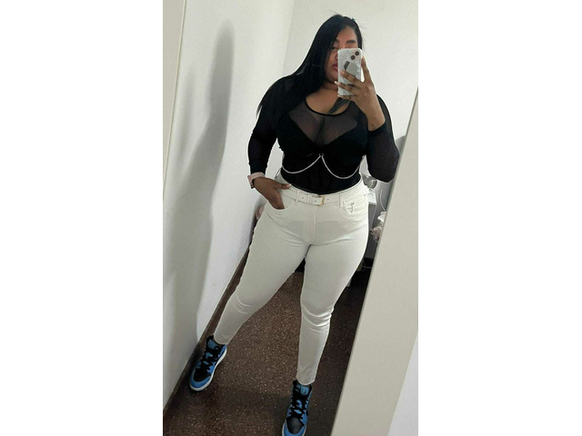 HERMOSA MORENA EN ELDA