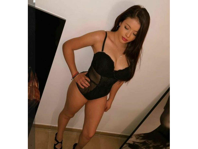 LATINATETONA MUY CALIENTE