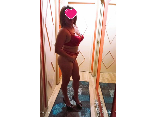 Rumana cariñosa y complaciente