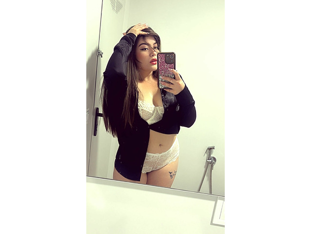 JOVENCITA TIERNA ENTREGADA FIESTERA