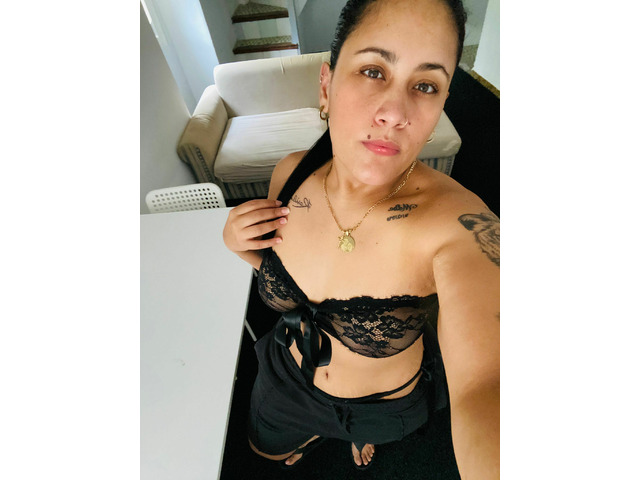 HERMOSA Y VOLUPTUOSA CHICA