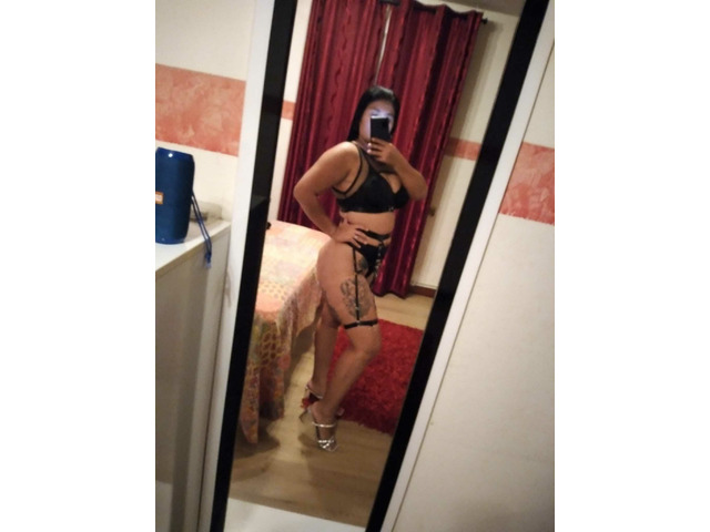 BESUCONA GUARRA QUIERE LECHE