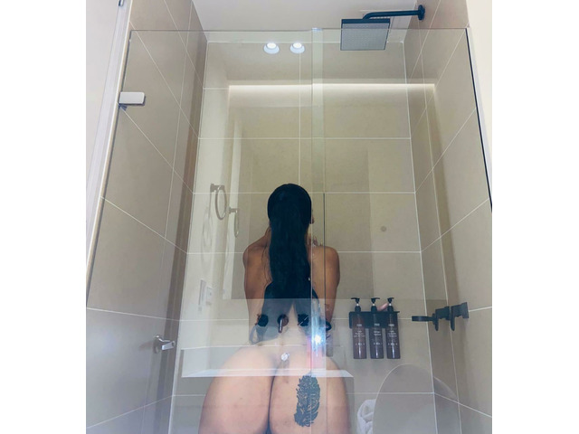 ENORMES ATRIBUTOS Y MUY DIVERTIDA