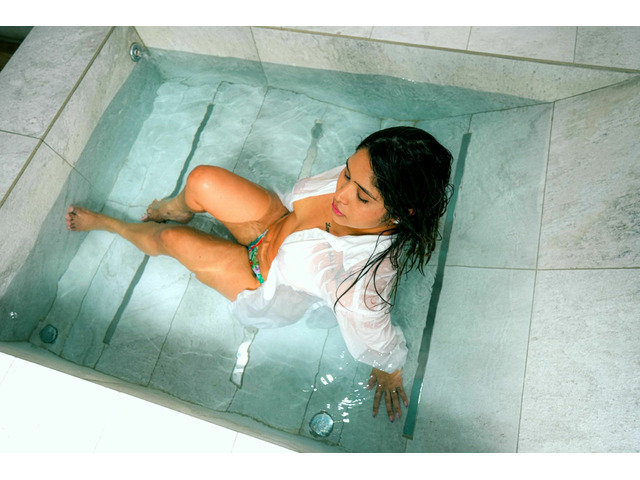 JOVENCITA MUY TIERNA Y OBEDIENTE