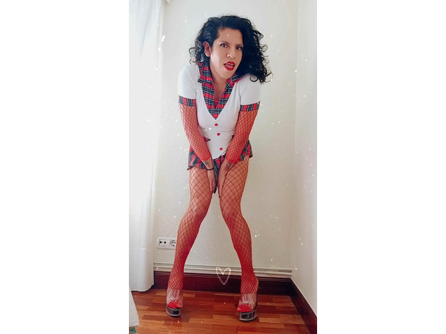 MIKAELA AUTENTICA TRANS ECUATORIANA NOVEDAD