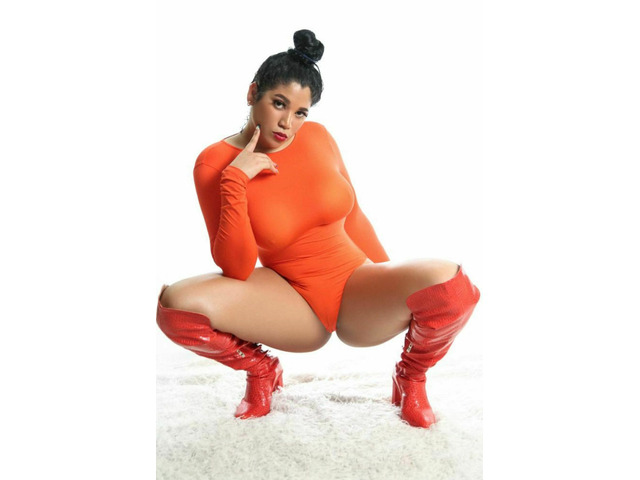 CHICA LATINA CON GANAS DE PASARLA BIEN