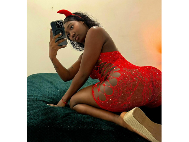 HERMOSA MORENA EN ELDA