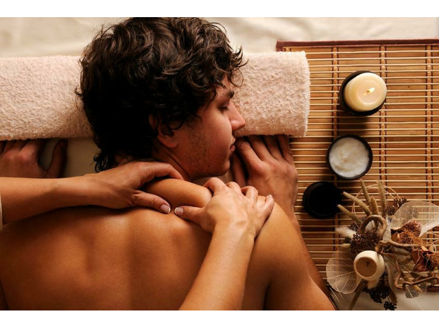 Masajista Profesional En Relajación Y Placer
