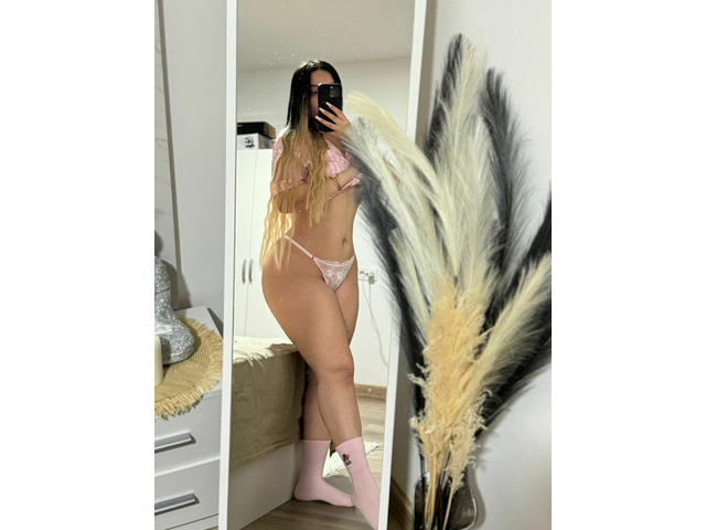 CACHONDA IMPLICADA LLAMAME