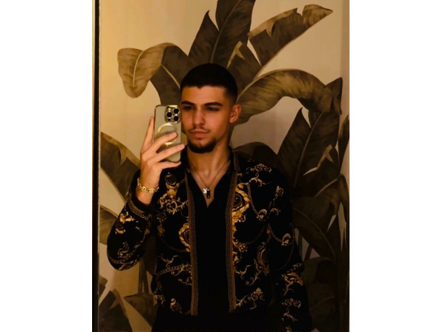 JOVENCITO ARABE 18 AÑOS  CARIÑOSO