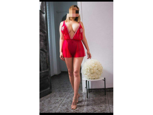 TU RUBIA LISTA PARA CUMPLIR TUS FANTASIAS