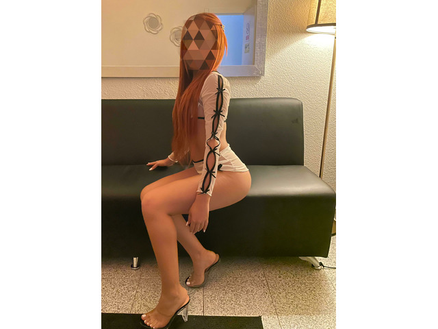 JOVEN DE PIEL ARDIENTE Y DESEOSA