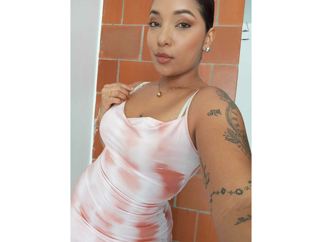 HERMOSA MUJER, CON MANOS MAGICAS Y SUAVES.