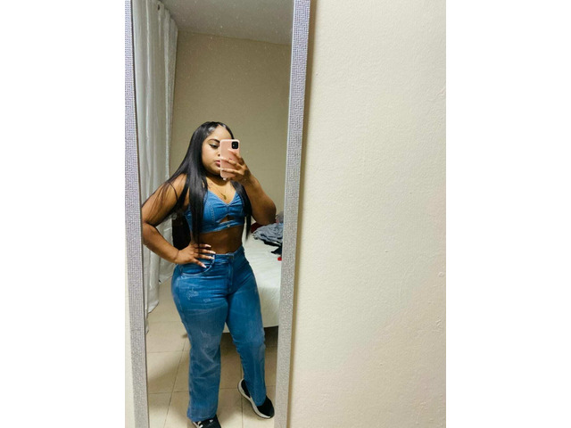 LATINA DELICIOSA & CARISMATICA