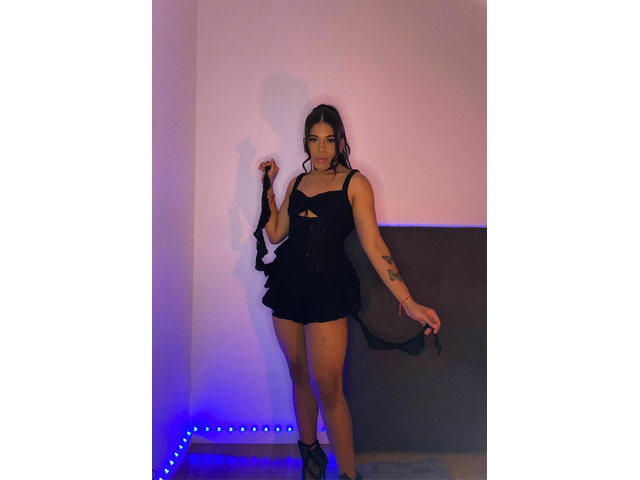CARIÑOSA Y DESCOMPLICADA
