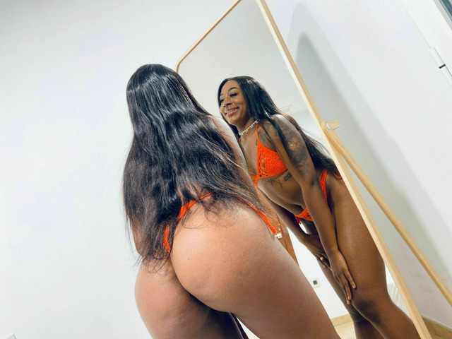 QUIERO TU POLLA DURA EN MI XOXO