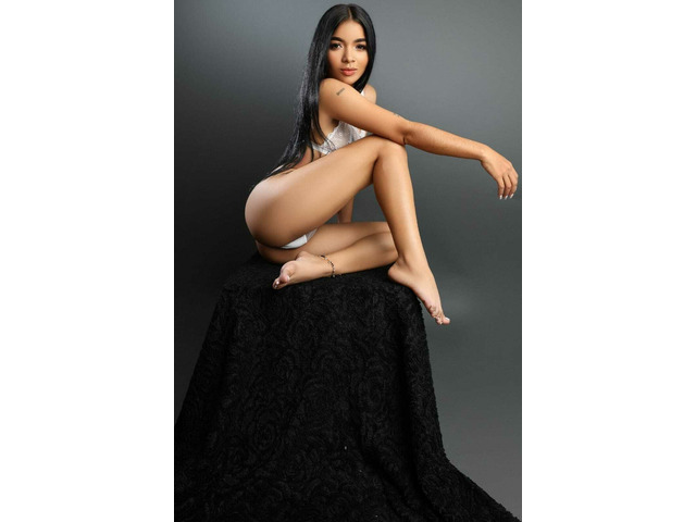 QUIERO SENTARME RICO EN TU POLLA DURA X 60€