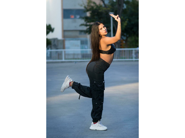CHICA DEMASIADO CALIENTE Y MUY MORBOSA