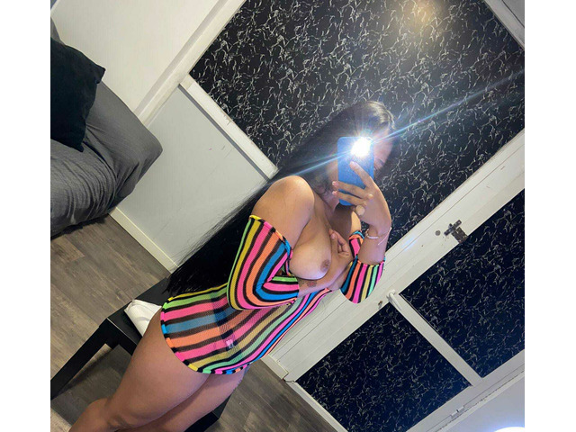 chica sexi, juguetona y muy cachonda