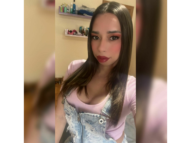 MARTINA TRANS, ENCANTADORA MUÑEQUITA FOGOZA