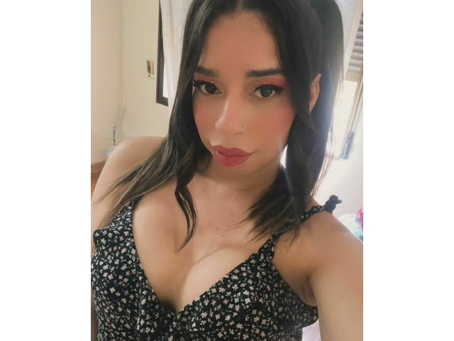 EXPERTA JOVEN TRANS DESCOMPLICADA