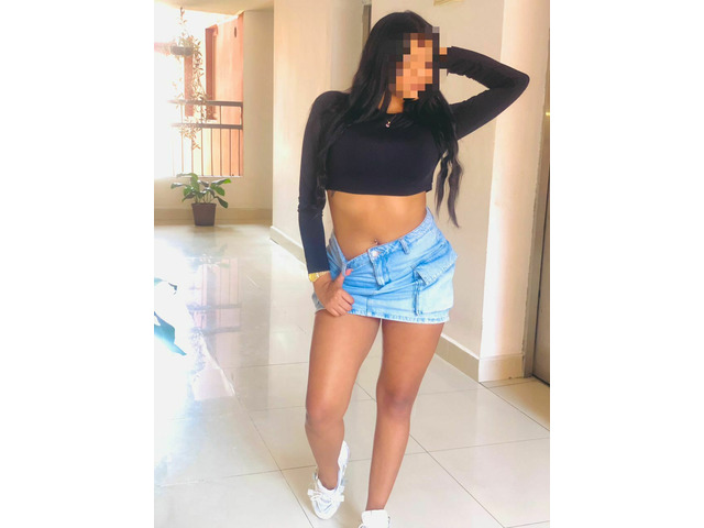 HERMOSA LATINA ATREVIDA