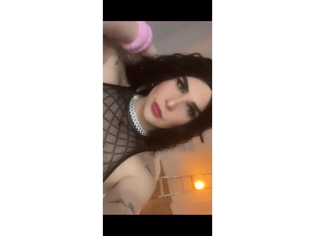JADE TODA UNA DAMA SOFISTICADA Y FEMENINA