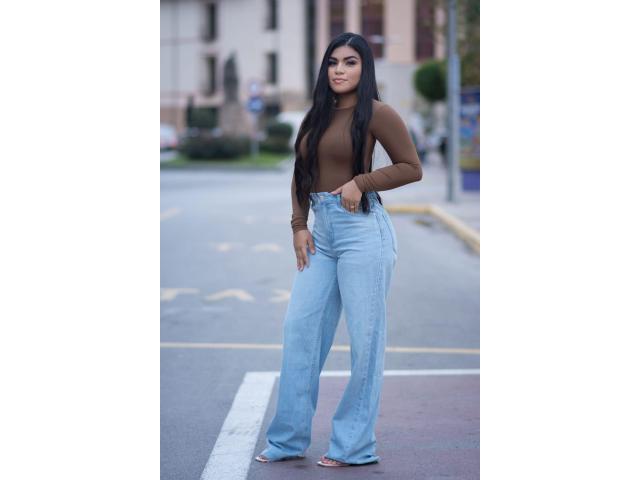 SOFIA DELICADA MORENA MUY AMOROSA