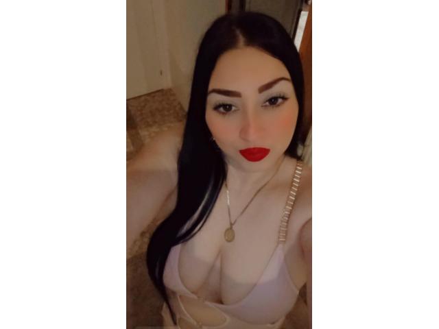 SARA CACHONDA Y MUY SENSUAL LISTA PARA FOLLAR