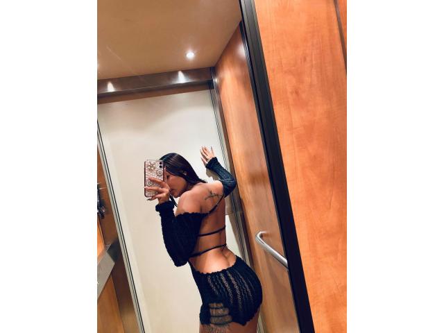 VEN A DISFRUTAR DE MI. . .