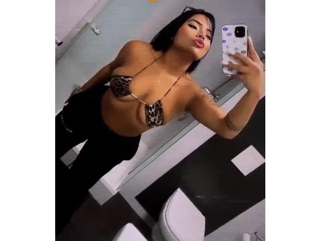 LATINA  FIESTERA Y COMPLACIENTE