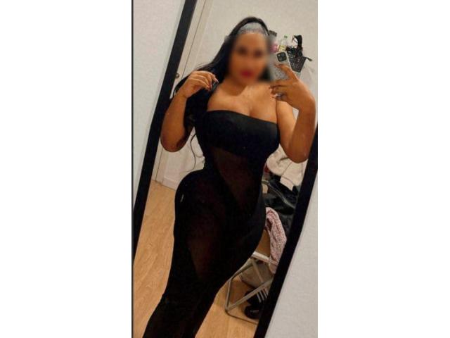CARIÑOSA Y MUY CALIENTE. . . SALIDA
