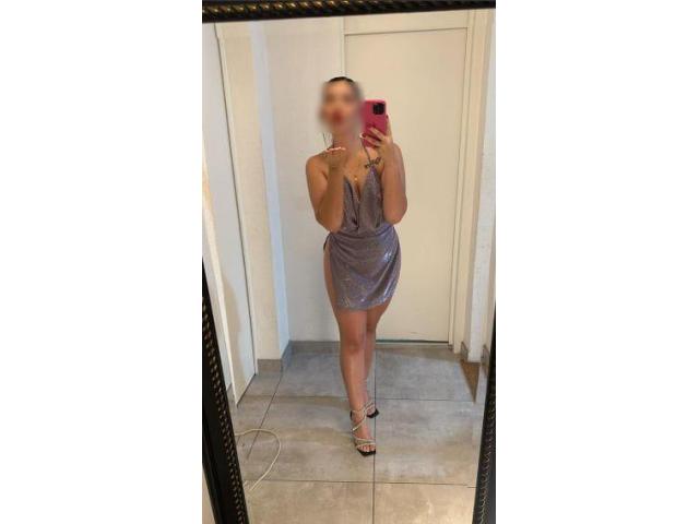 CHICA BLANQUITA CON GANAS DE DISFRUTAR. .