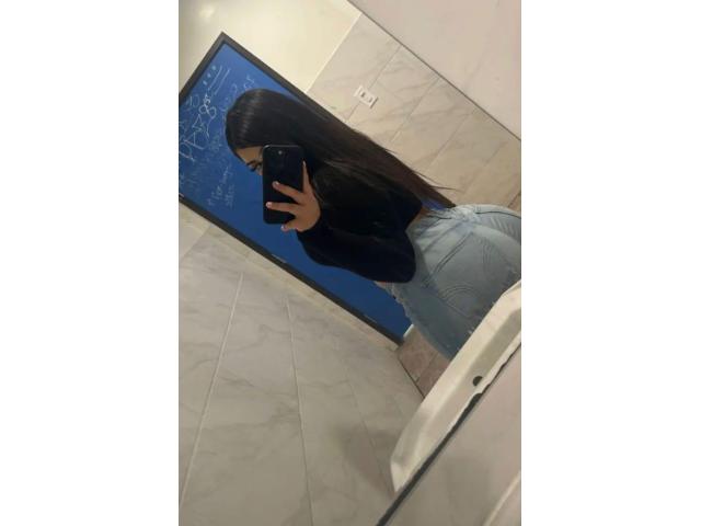 latina masajista curvy