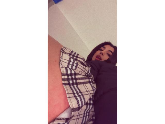 QUIERO TU POLLA EN MI BOCA BIEN SALIVADITA
