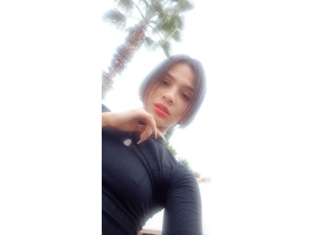 (I)mis amores soy una latina hermosa
