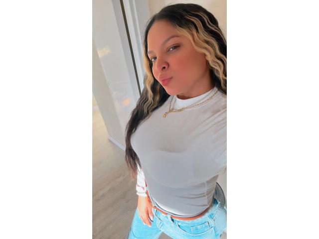 JOVENCITA TE ESPERA EN LENCERIA SUPER SEXY