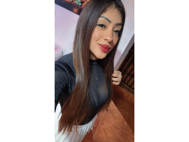 VEN A DISDRUTAR CON ESTA DIABLILLA