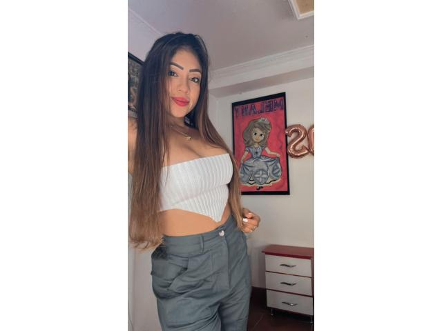 MIA. . SEXY JOVENCITA CON GANAS DE QUEDAR