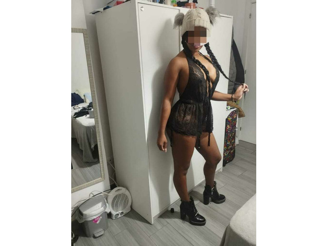 **MORENA COLOMBIANA EXÓTICA